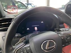 لێکزس LX
